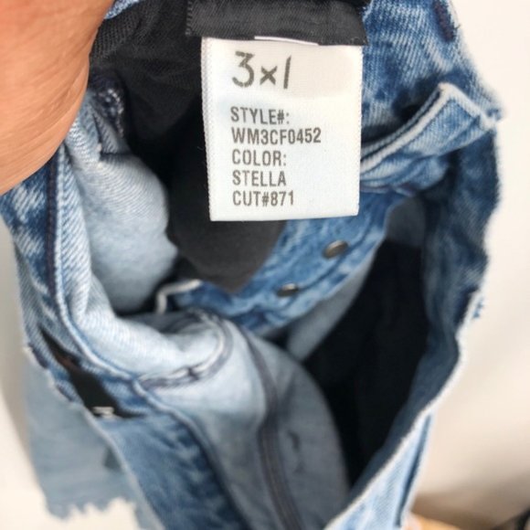 SOLD! 3X1 Light Wash Mid Rise Fringe Cropped Mom Jean 24 - Picture 6 of 10